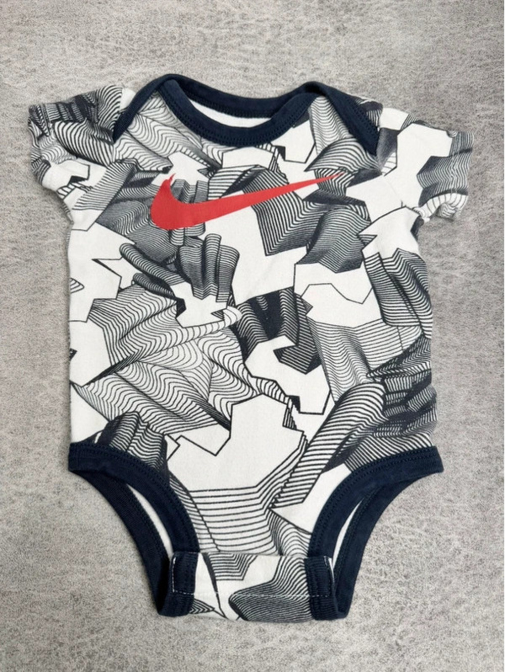 Nike Baby Bodysuit 6–9 Months Swoosh Black White Red Geometric Graphic